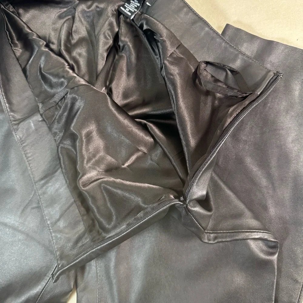 Moda International Women’s Genuine Leather Christie Fit Pants Size 10 - Picture 6 of 7